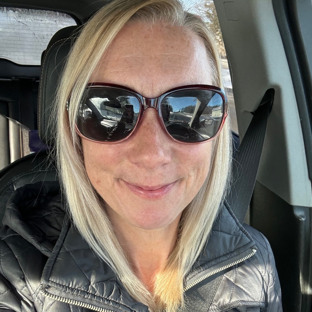 Meet your Posher, Julie